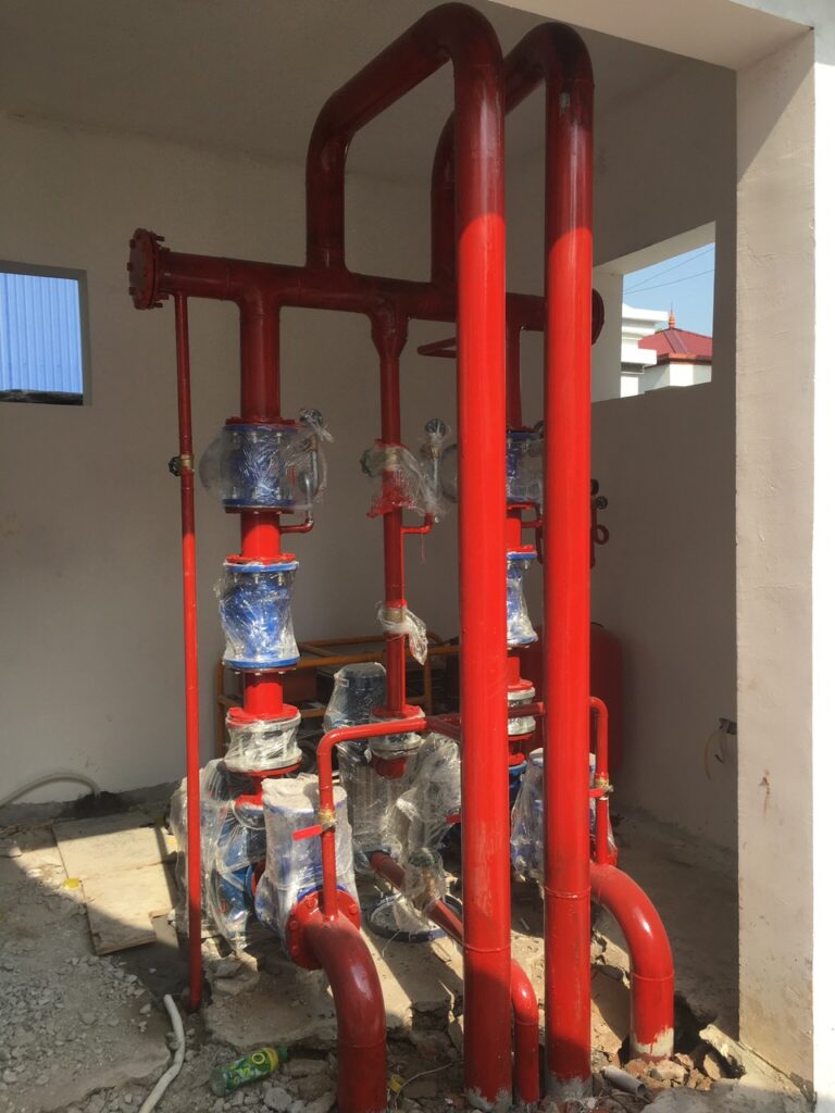 Đường ống của hệ thống chữa cháy tại công trình
